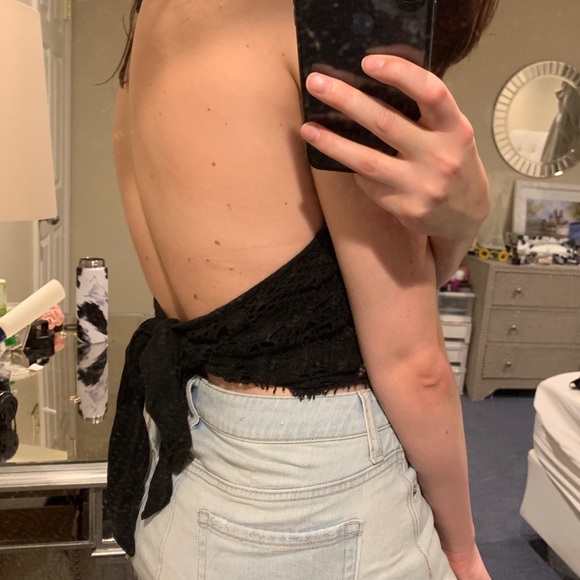 Backless lace shirt - Picture 3 of 4